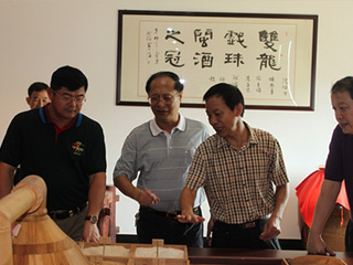 建甌市工業(yè)經(jīng)濟(jì)運(yùn)行及外貿(mào)出口工作情況匯報(bào)會(huì)在我司召開